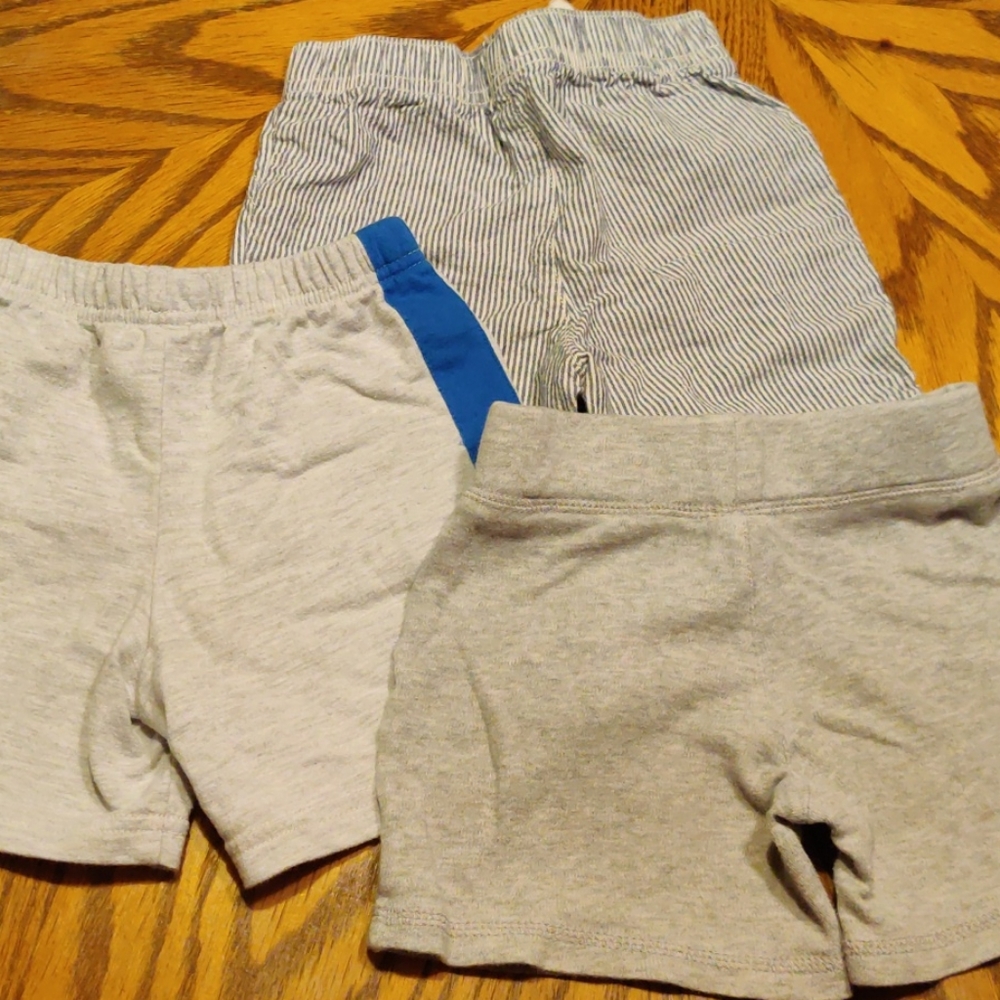 Size 24M Boys 23 Piece Shorts/Tee/Onesie Bundle - Picture 5 of 13